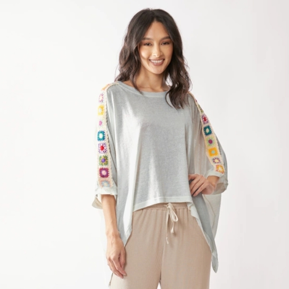 Davi & Dani Oversized Granny Square Crochet Sleeve Gray Top